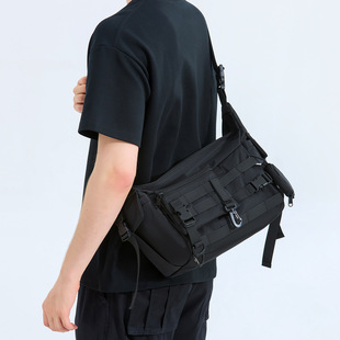 2025新款个性街头潮流工装斜挎包大容量男女挎包可拆卸男士机能包