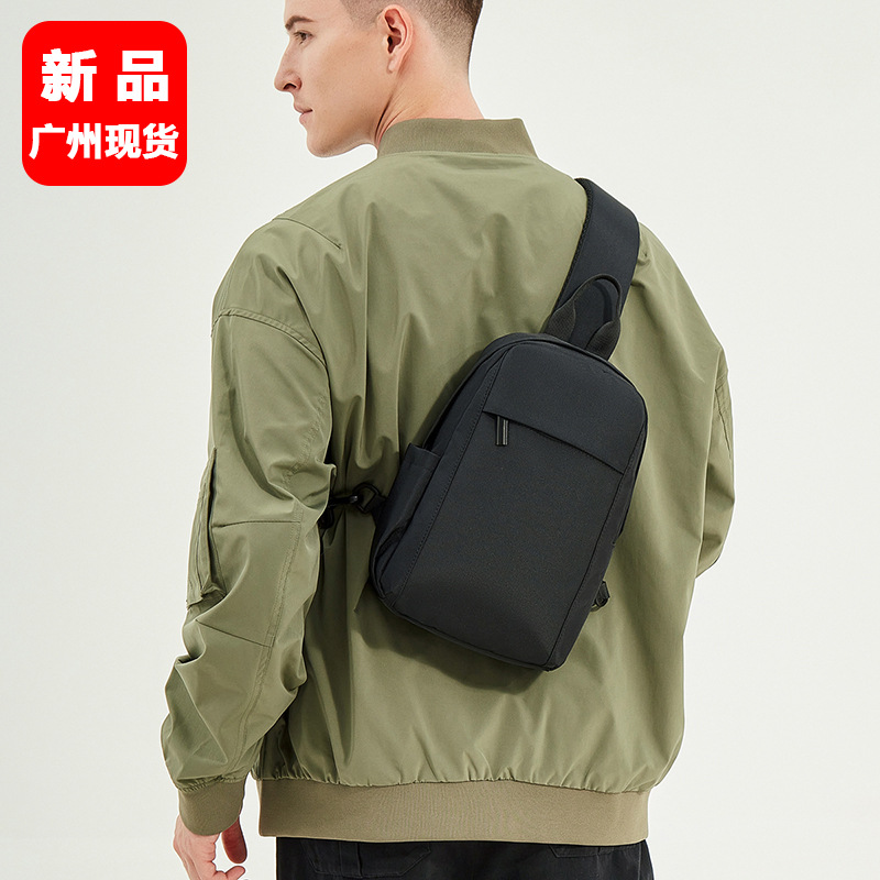 休闲男士胸包旅行包潮牌单肩斜挎包多功能日系斜背包小包学生新款