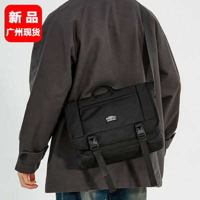 新款斜挎包男士机能潮牌单肩包大容量通勤邮差包日系斜挎背包男包