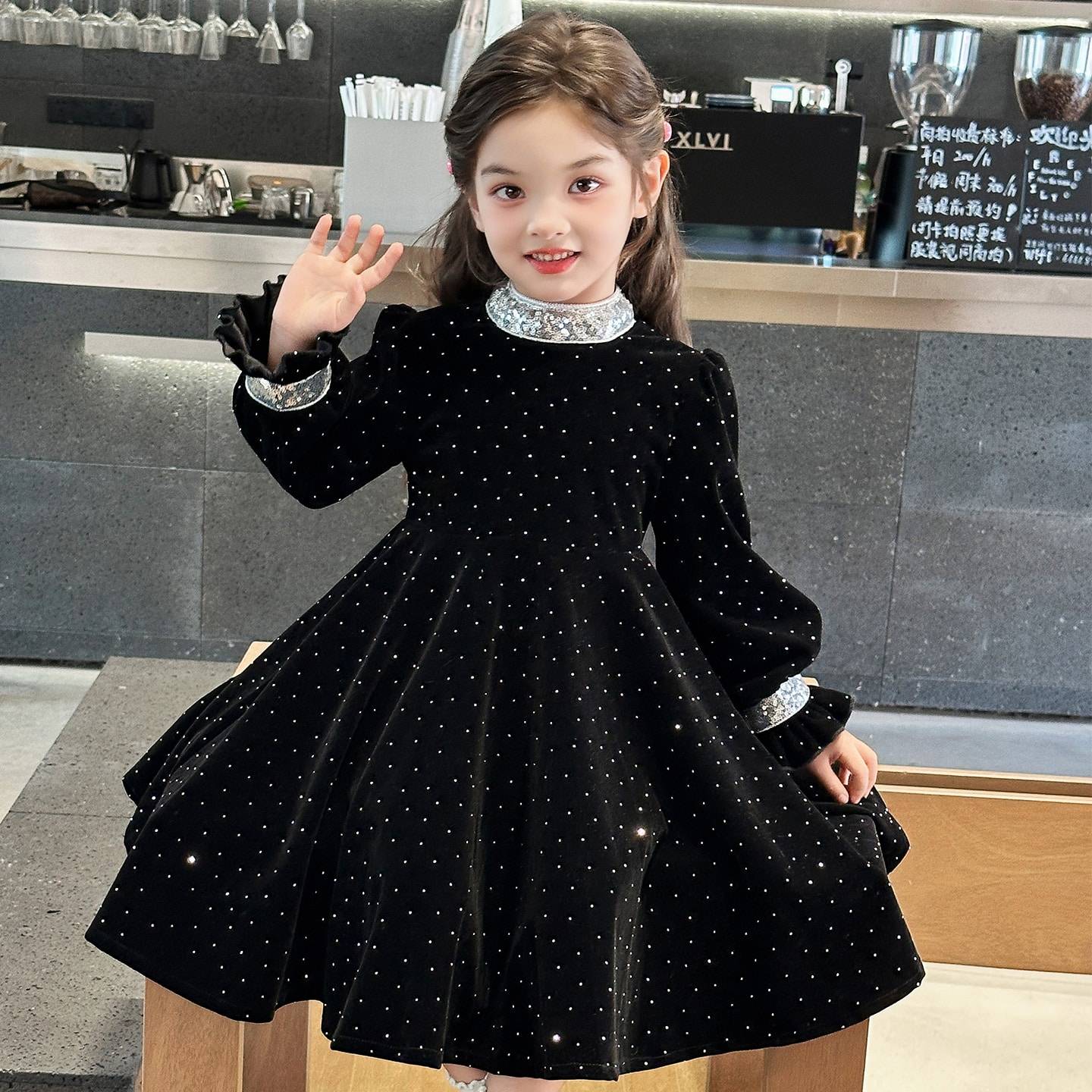 女童连衣裙秋冬2025新款洋气儿童丝绒礼服裙冬季女孩名媛风公主裙