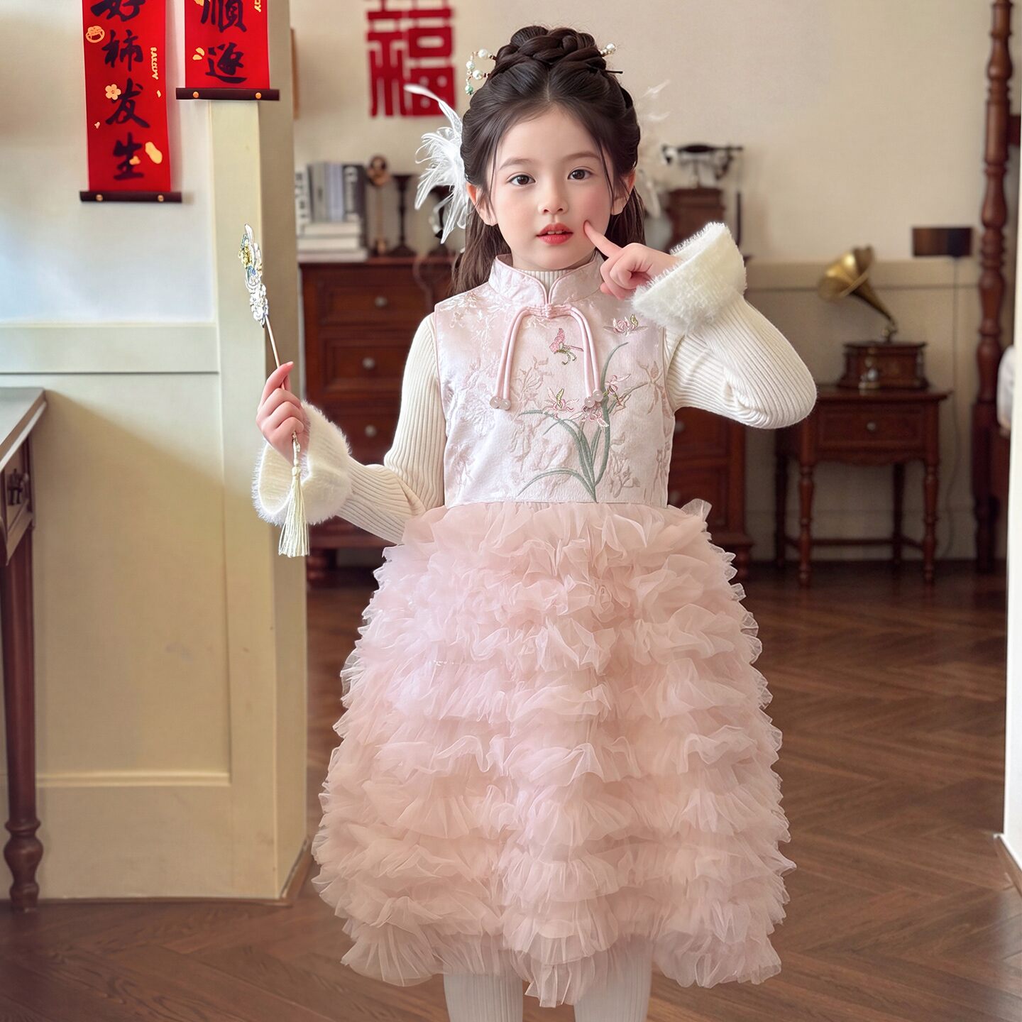 女童新中式刺绣背心裙秋冬2026新款小女孩国风粉色蛋糕网纱公主裙