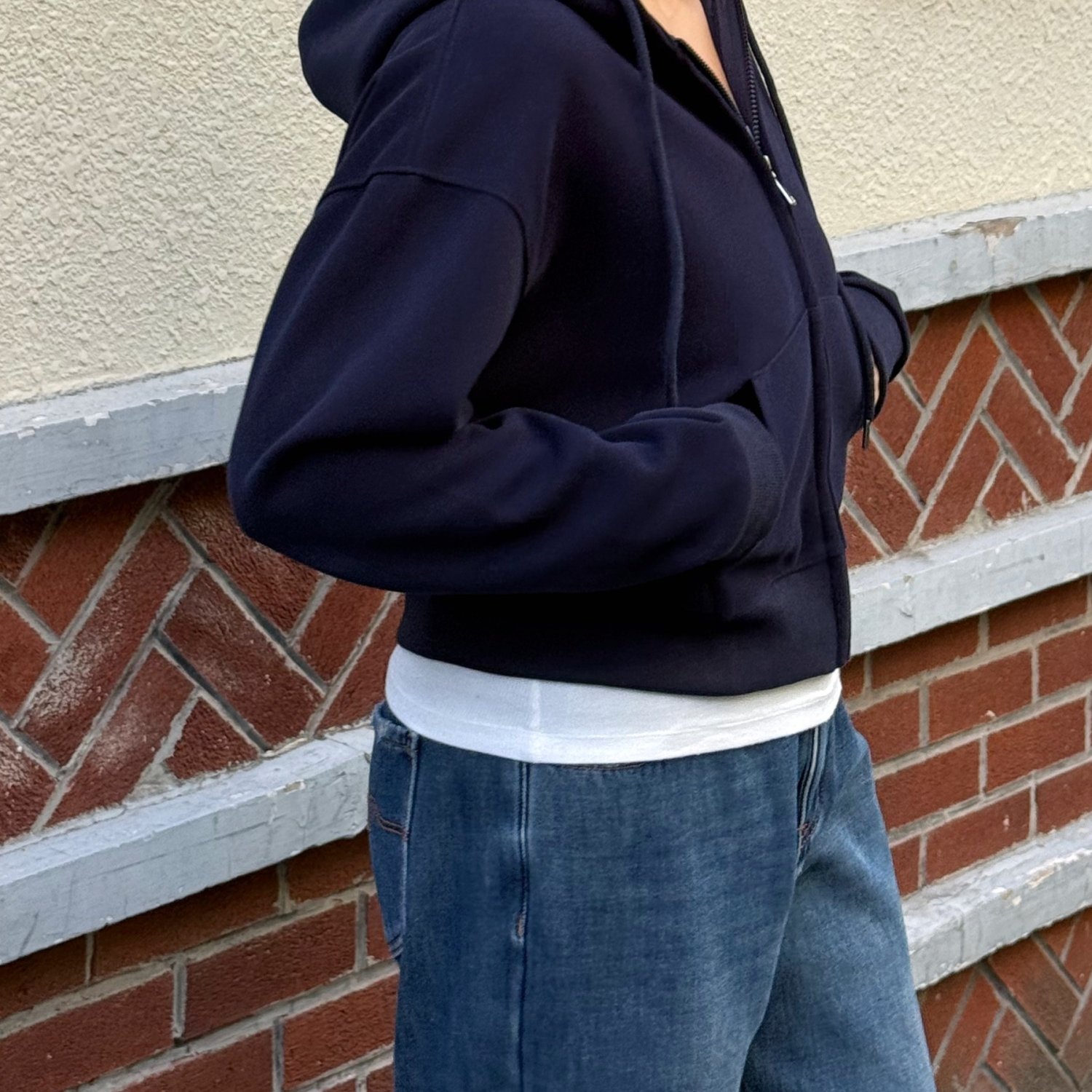 阿瑞家 休闲好穿显腿长 内里加绒抽绳连帽短款小宽松休闲卫衣外套