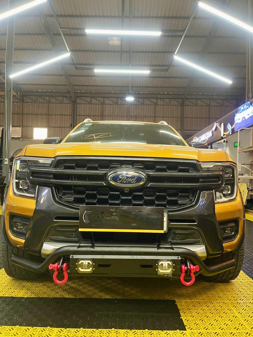 15-24年福特RANGER撼路者皮卡改装带装饰前杠前保险杠前护杠带灯