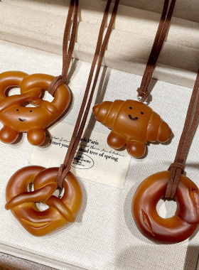 手工面包碱水结牛角包女士