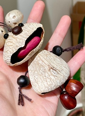 小熊大嘴果壳多宝包挂车挂diy手工编织手机钥匙扣万能配饰挂件潮