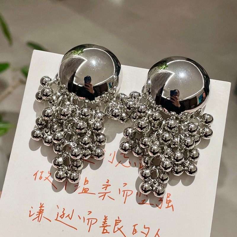 法式复古金属球球流苏串珠独特耳环女2026新年轻奢高级感圆球耳钉