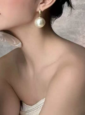 法式中古优雅高级感水滴大珍珠耳钉奶油色气质夸张耳环轻奢耳饰女