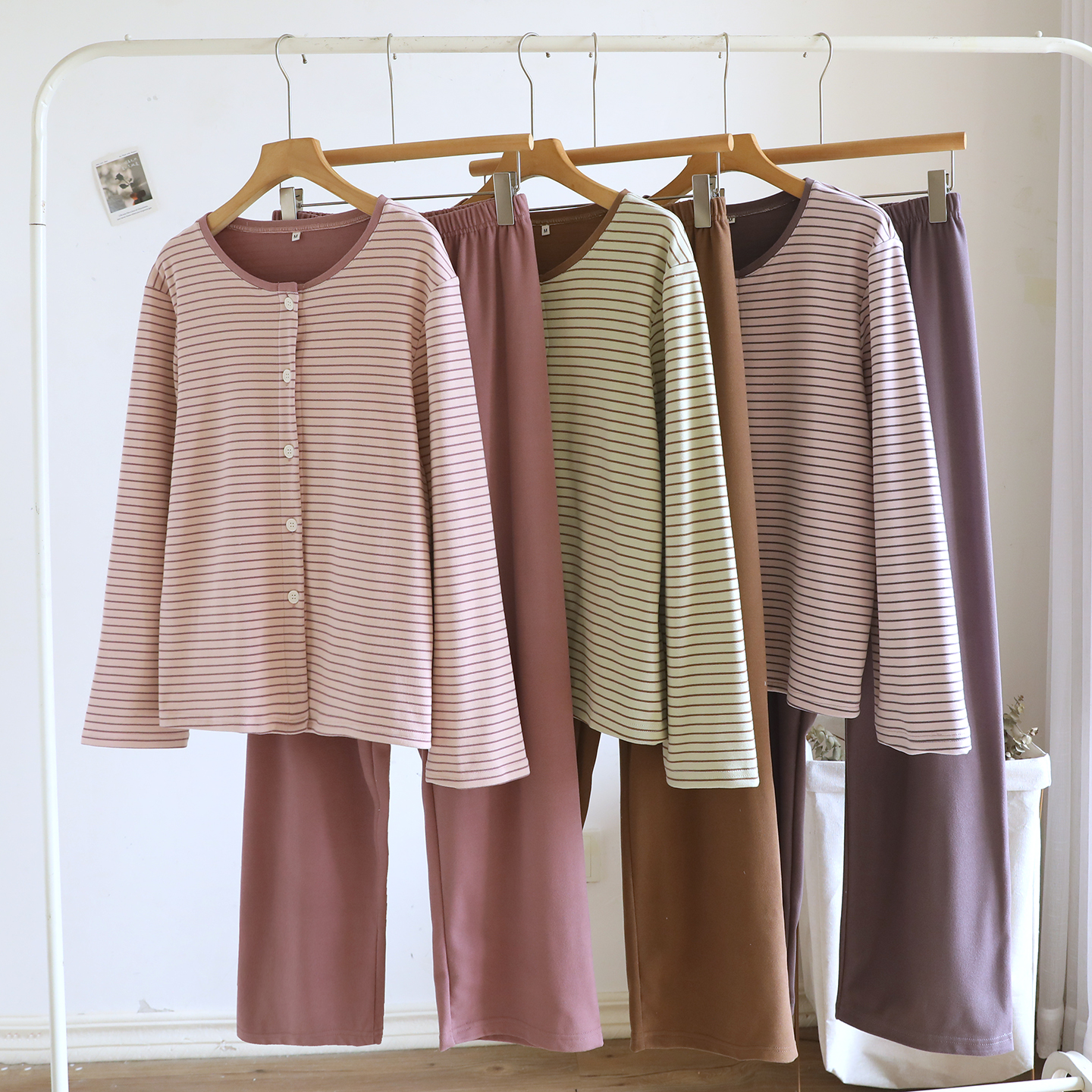 德绒睡衣女长袖薄绒布磨毛家居服