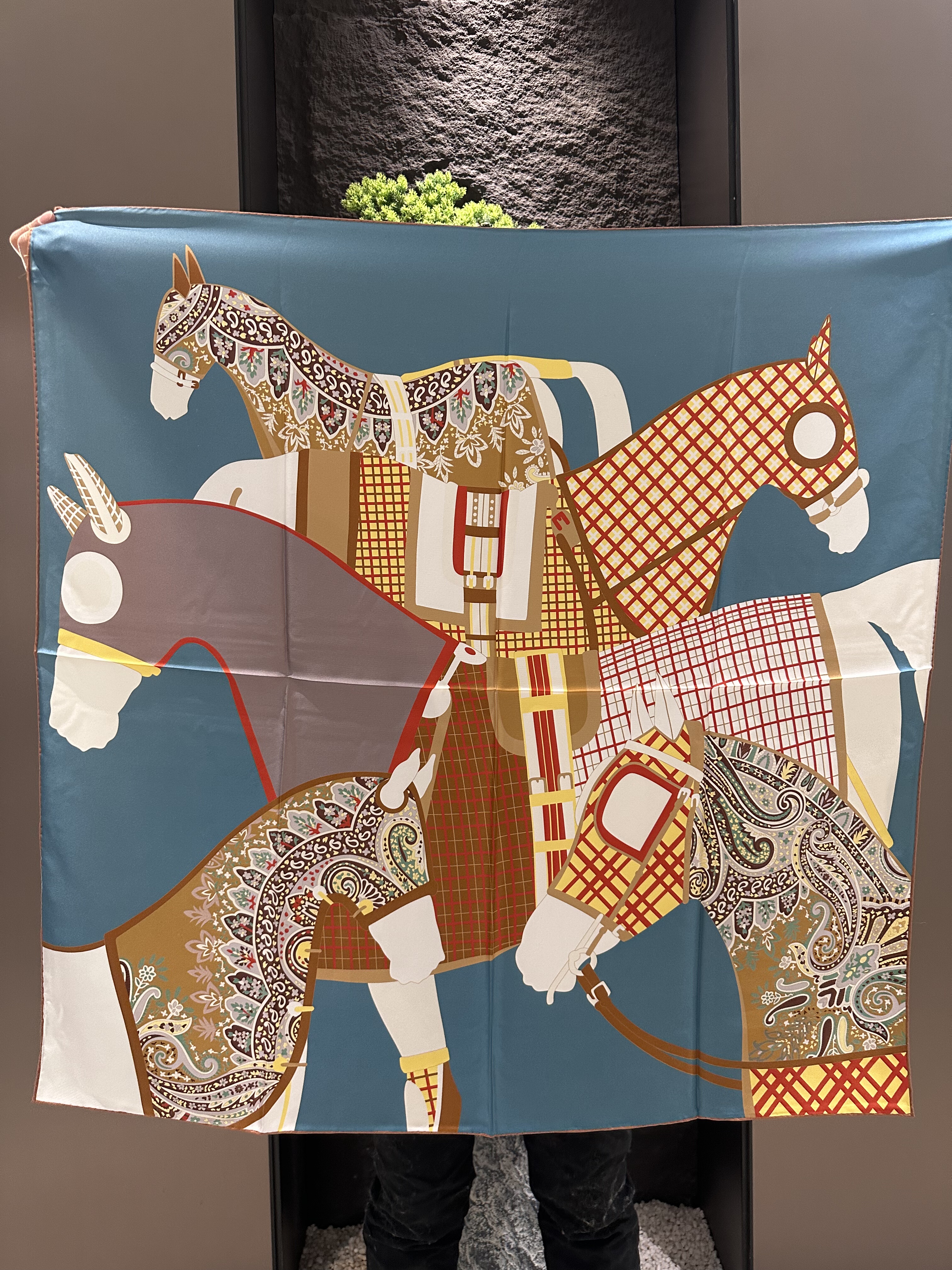 马年定制款品牌单100%桑蚕丝90*90cm真丝大方巾双面同花异色瑕疵,服饰配件/皮带/帽子/围巾,围巾/丝巾/披肩,淘宝优惠券,粉丝福利购,淘宝优惠卷