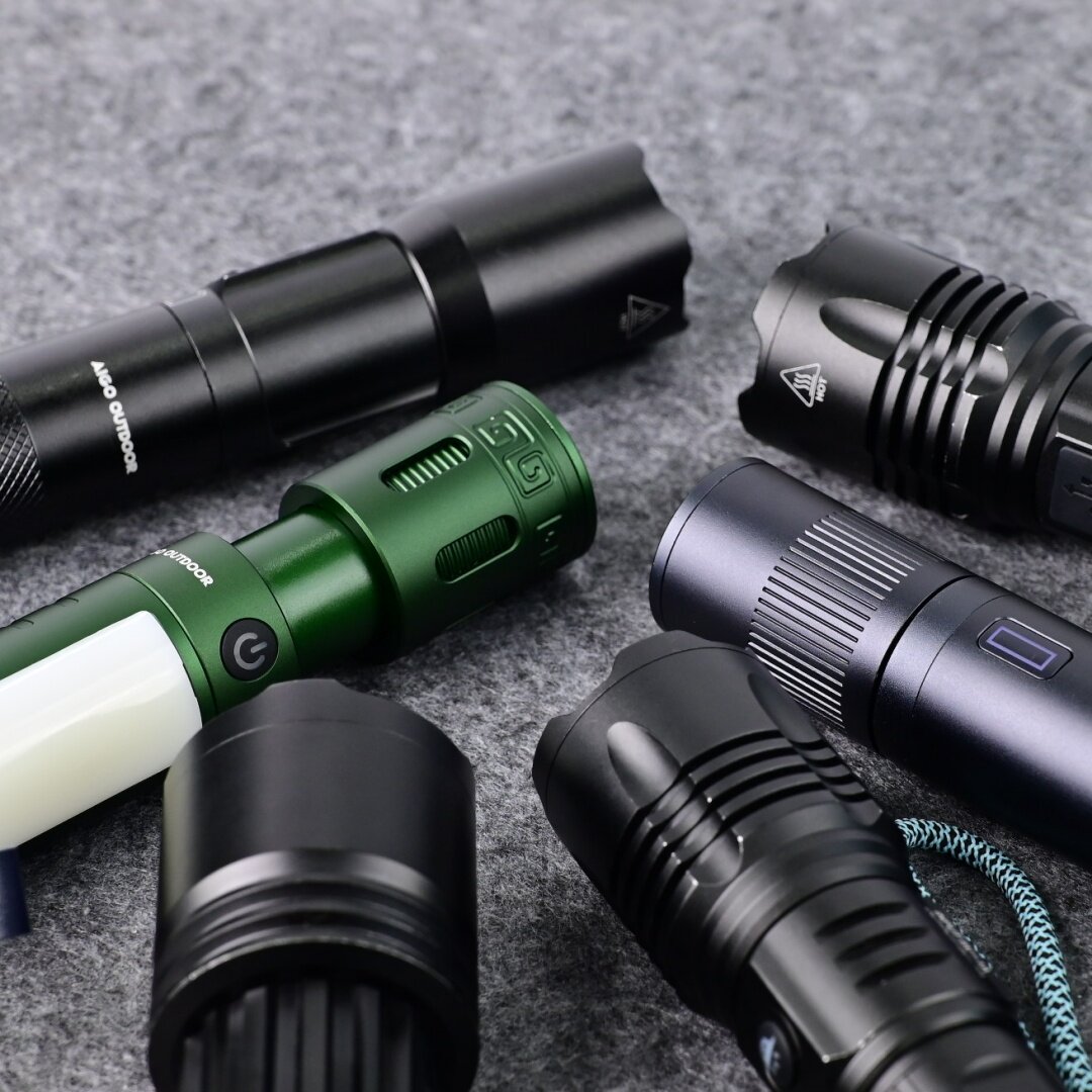 爱国者手电筒强光充电式超亮户外远射耐用家用变焦小型便携多功能