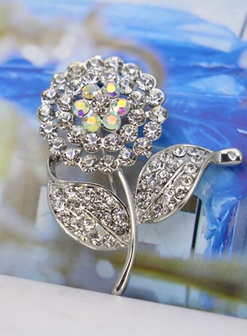 32X40mm幸运小花水晶胸针 西装外套配饰合金银色水钻饰品女友礼物