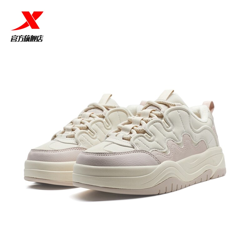 特步华夫鞋女鞋冬季新款加绒保暖板鞋休闲运动鞋女士厚底增高鞋子