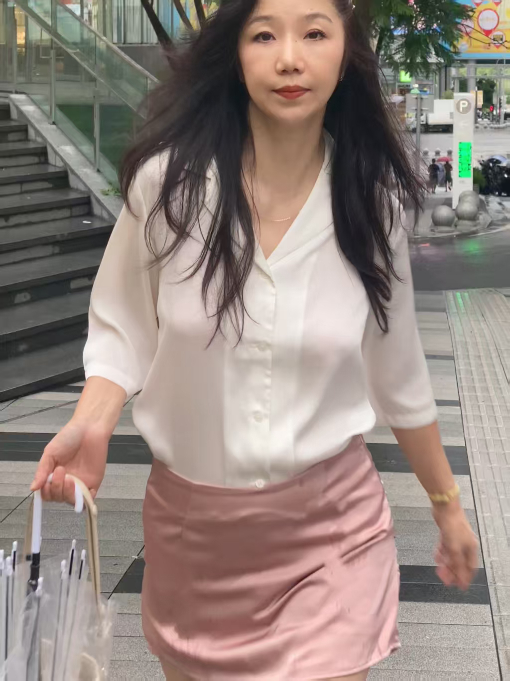 跨境低腰A字缎面浪漫优雅粉色百搭简约气质通勤女士包臀超短裙