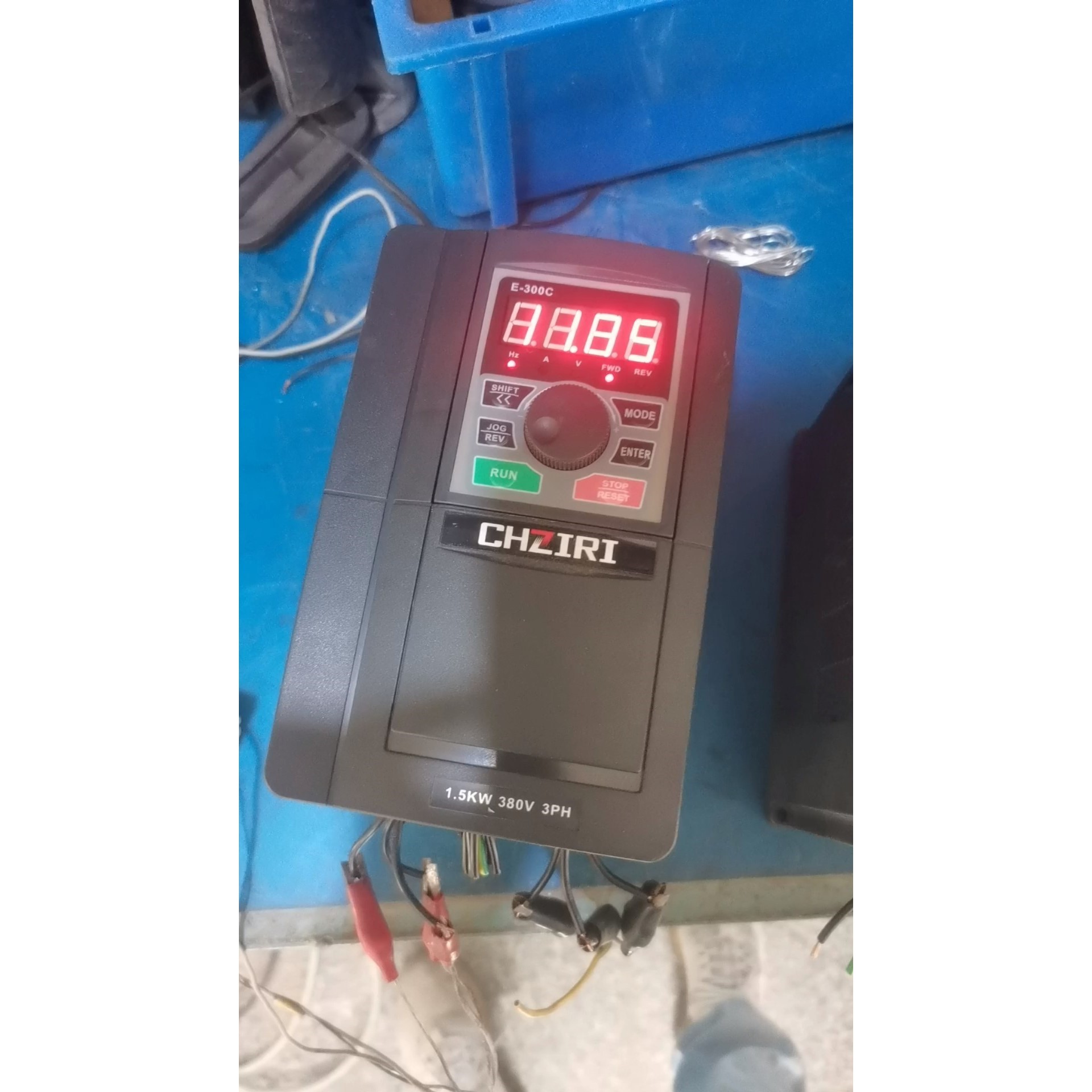 紫日变频器ZBF300H-G1R5T4S,1.5KW,380