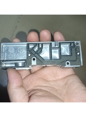 533373周边配件一个