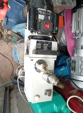 旋片真空泵2XZ-4,550w,220v,不带接触器,成色如