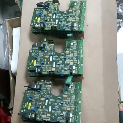 出这款RIVERTRACE SMART-CELL电路板采用了