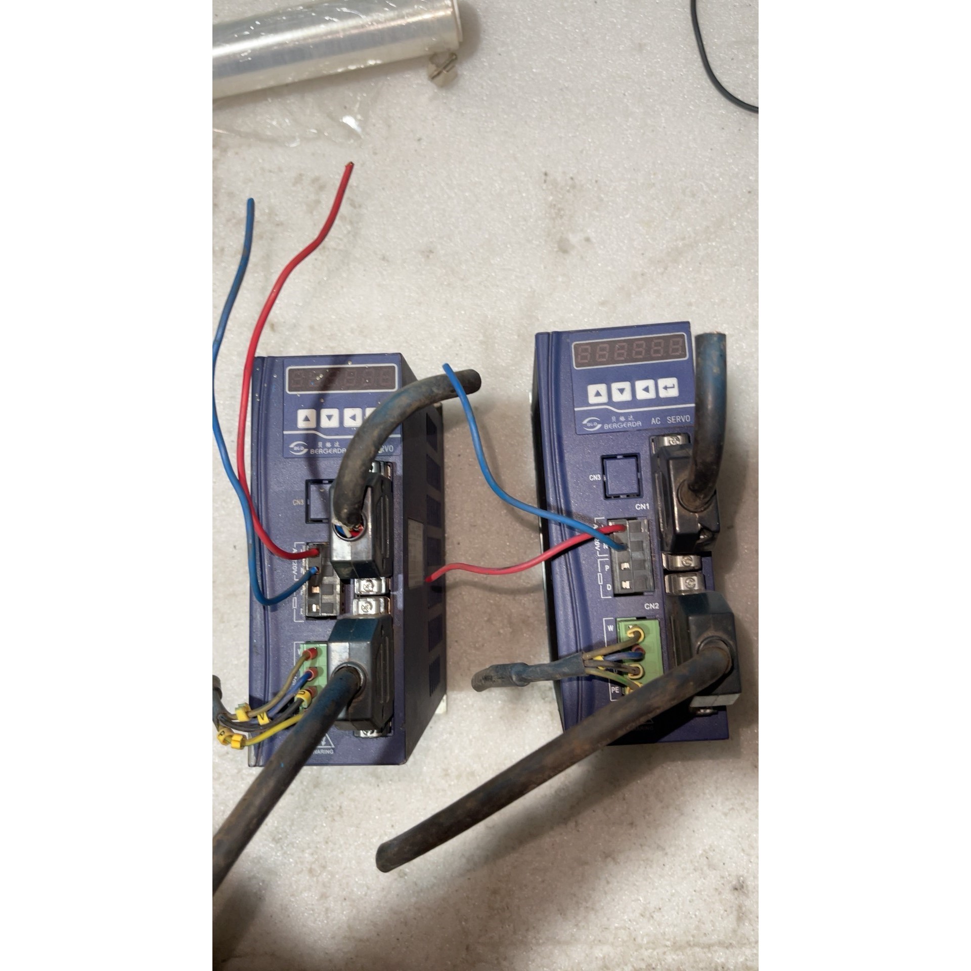 贝格达伺服驱动器两台SDB08NK0A