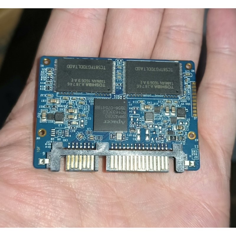 出112个,全新宇瞻64G,固态A3/A/1701*30EA