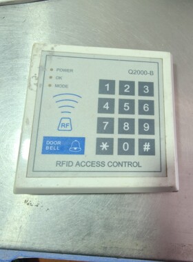 RFID门禁控制器,型号Q2000-B,实物拍摄,成色如图所