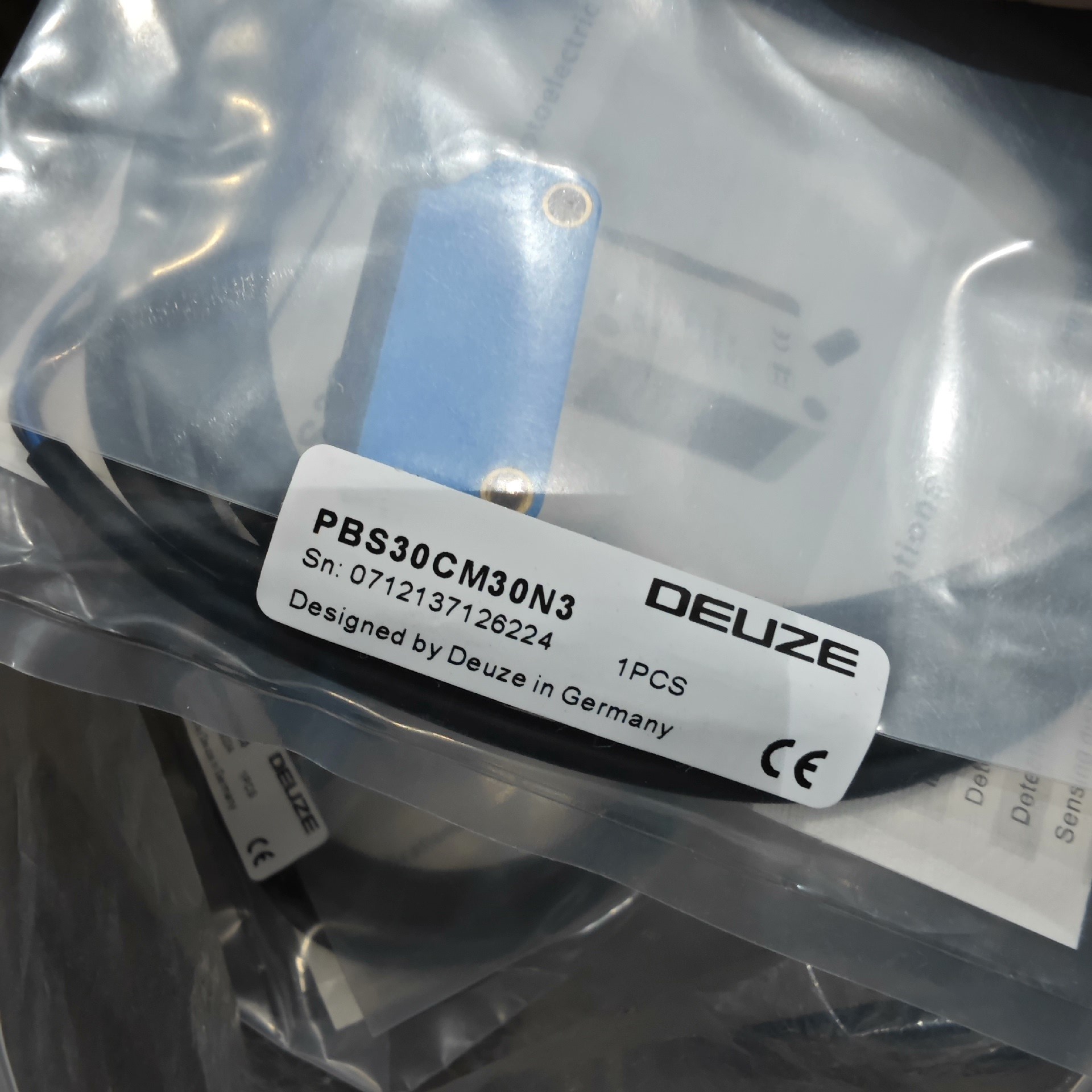 德尔兹DEUZE全新光电传感器,型号PBS30CM30N3,