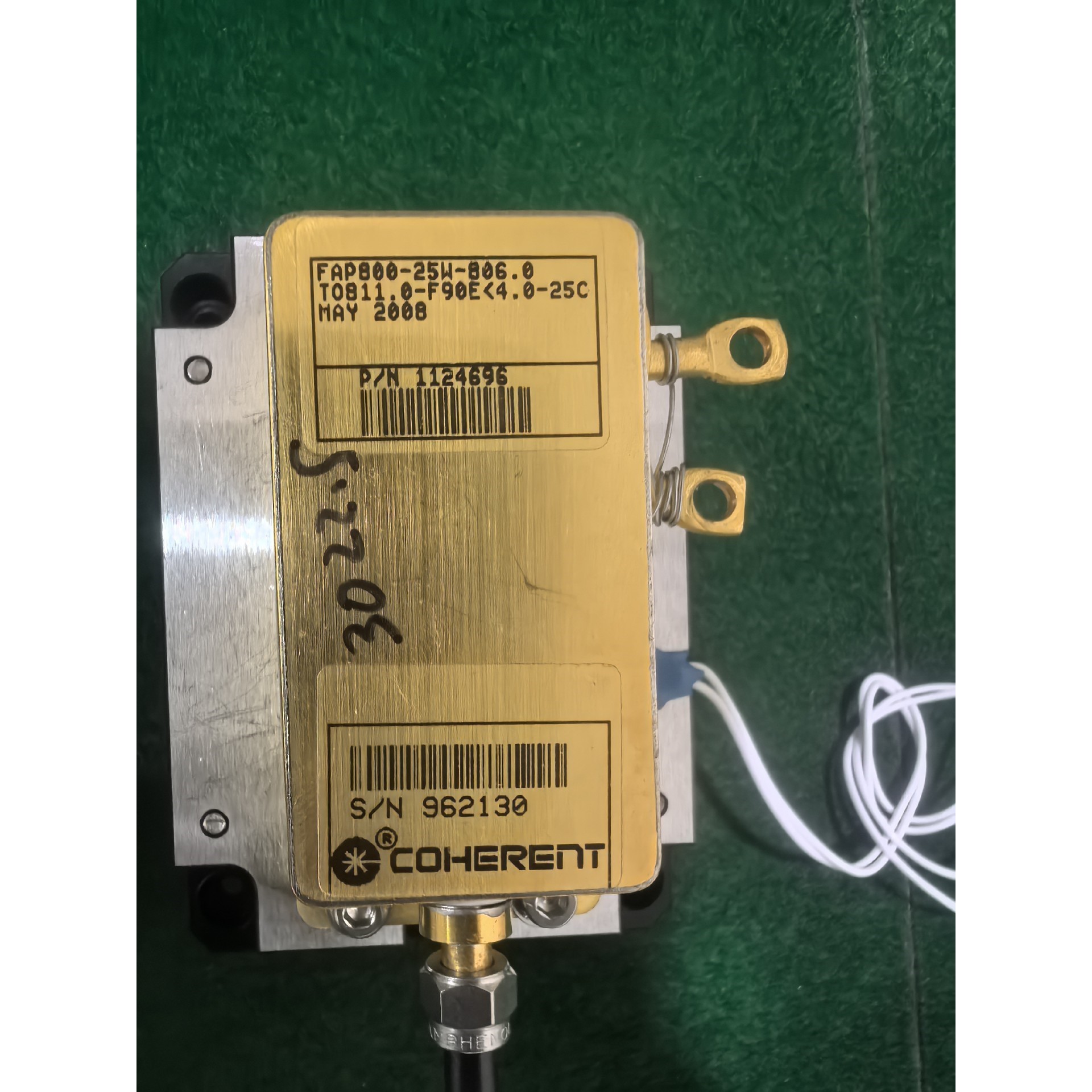 XP3070C-T LS产电触摸屏 前面玻璃板破碎 上电显示