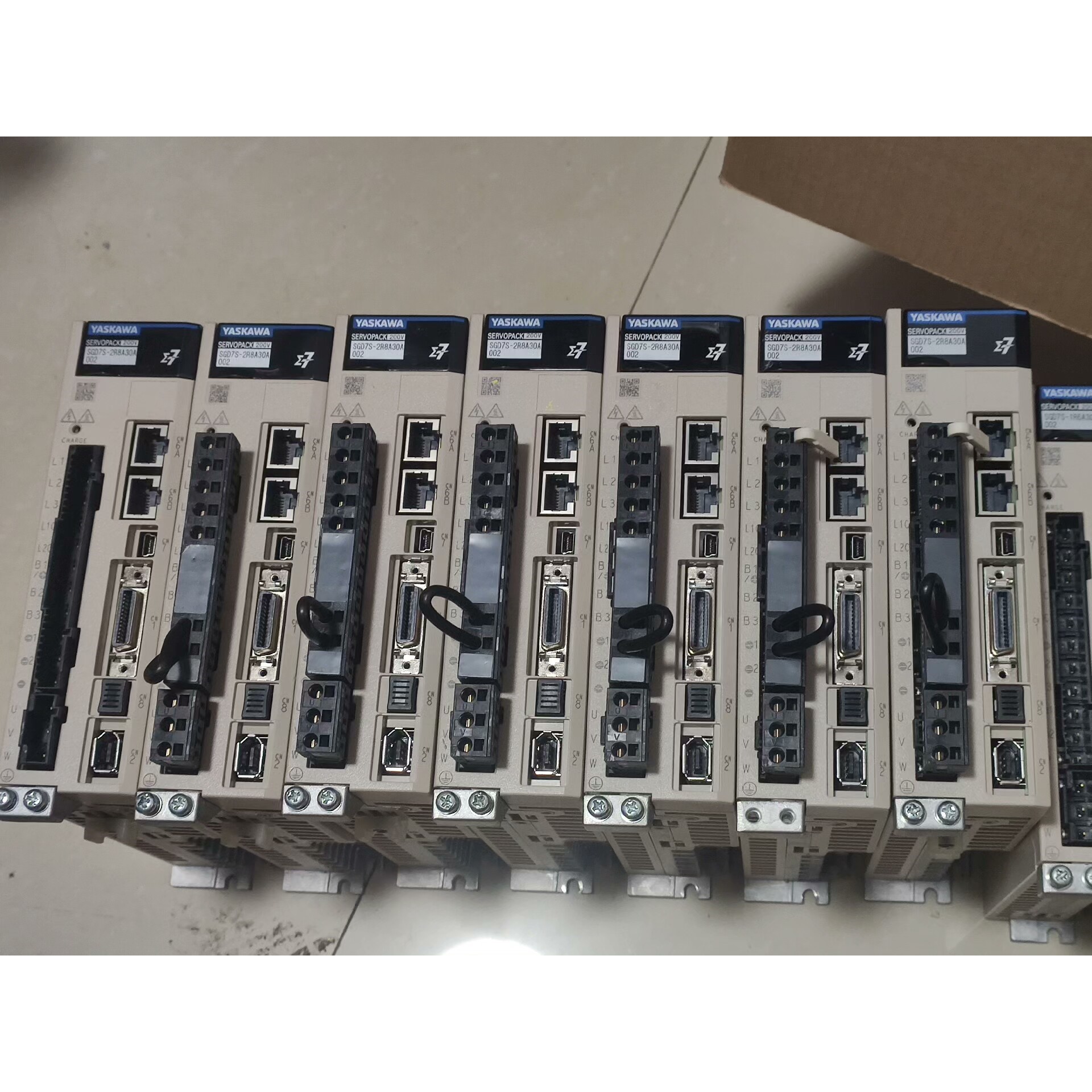 安川伺服驱动器七系M3的400W.SGD7S-2R8A30A