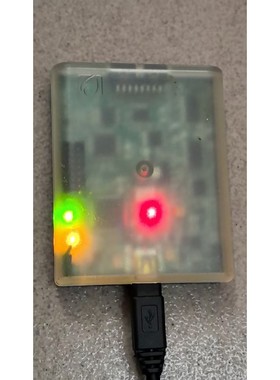 新思测试盒Synapt1cs 成色如图 能正常通电  有2个