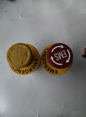 急停按钮A22-01,黄色和红色两个,型号A22-01