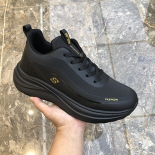 2026运动鞋新款网面软底男士休闲鞋时尚百搭跑步轻便男鞋黑色加绒