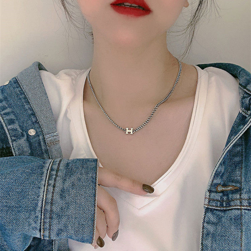 纯银字母项链女2020年新款锁骨链泰银复古网红ins冷淡风坦克链