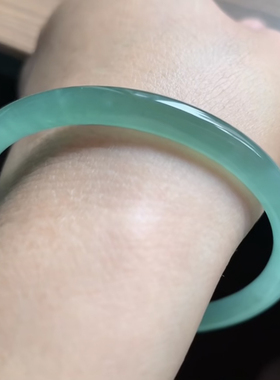 天然翡翠A货冰晴水小细条，55-56圈，55.6-5.5-5.5，16.57g