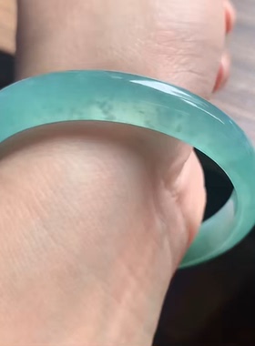 天然翡翠A货浅色晴水手镯，55-56圈，55.6-9.8-6.2，31.30g