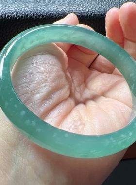 天然翡翠A货冰种晴水手镯56-57圈56.9-9.9-6.1有雪花棉， 33.96g