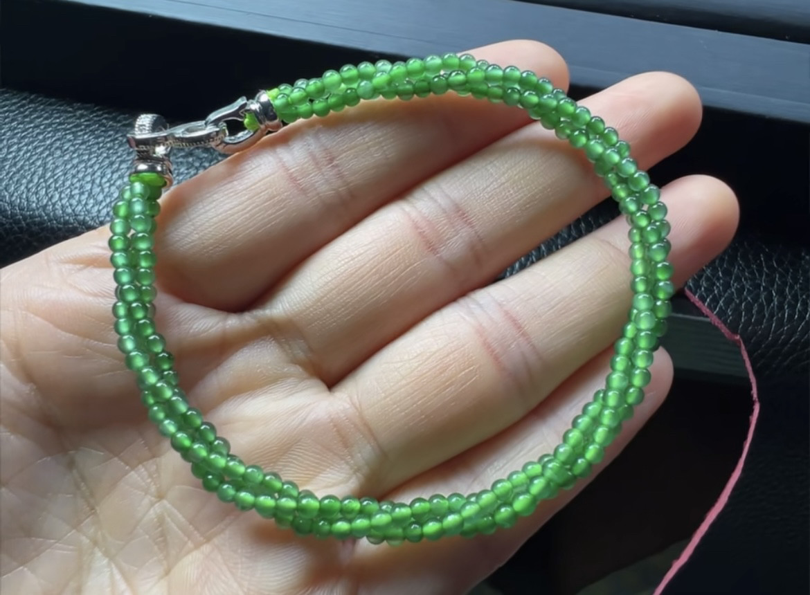 天然翡翠A货冰种小米珠麻花手链，手围16-19可以戴，单珠卡2.4