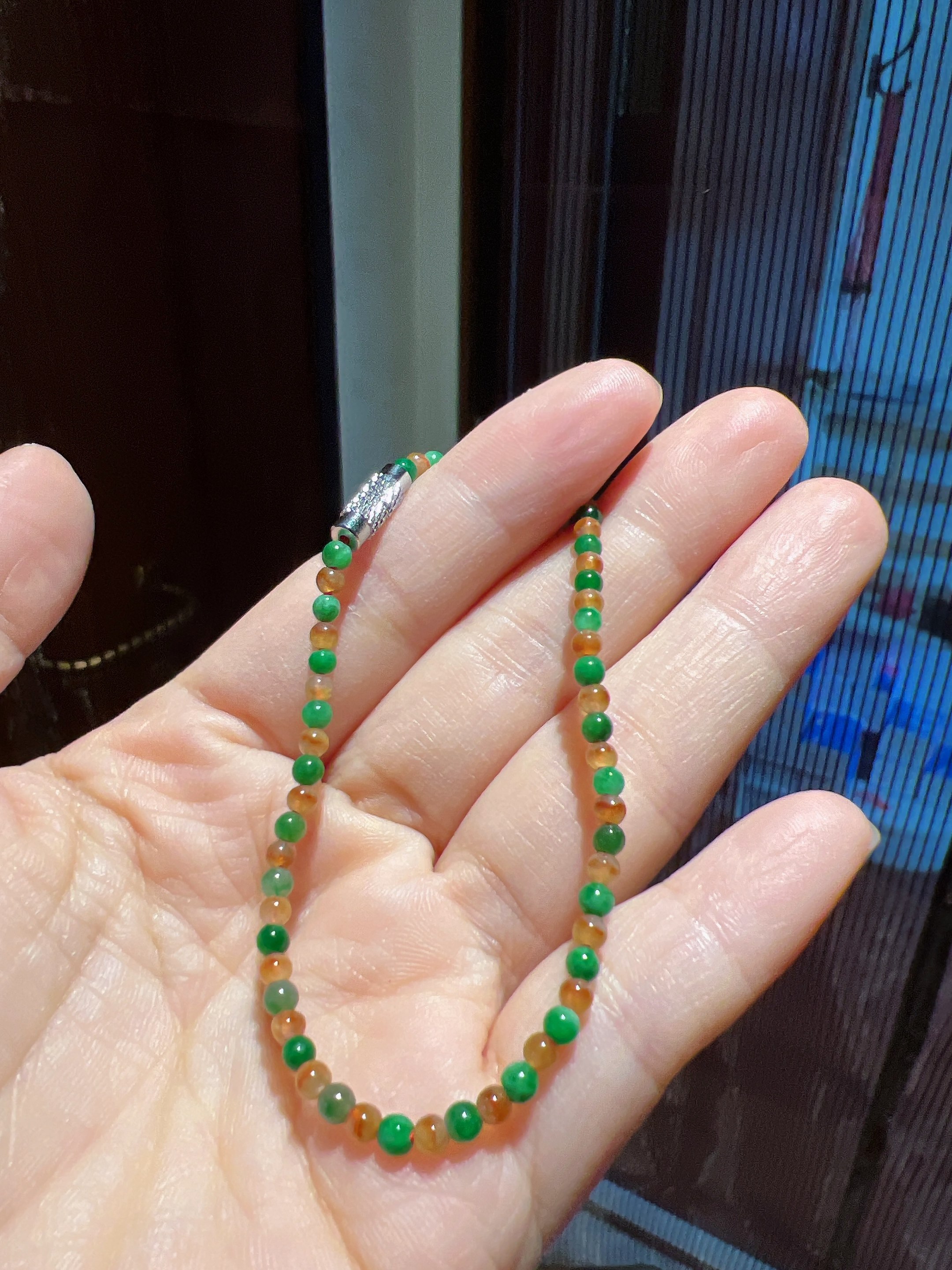 天然翡翠A货冰种小米珠鸳鸯手链，珠卡3，种水好。