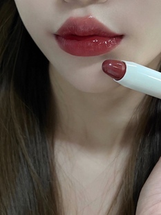 黄皮笑的合不拢嘴 巨显白的日杂红茶冻 toorune肽润口红笔唇膏k04