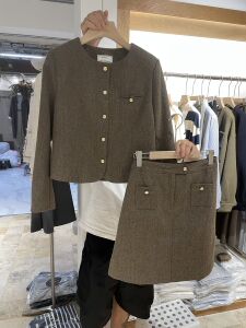 羊毛呢半身裙西装套装女秋季轻奢圆领金扣小香风外套A字裙两件套