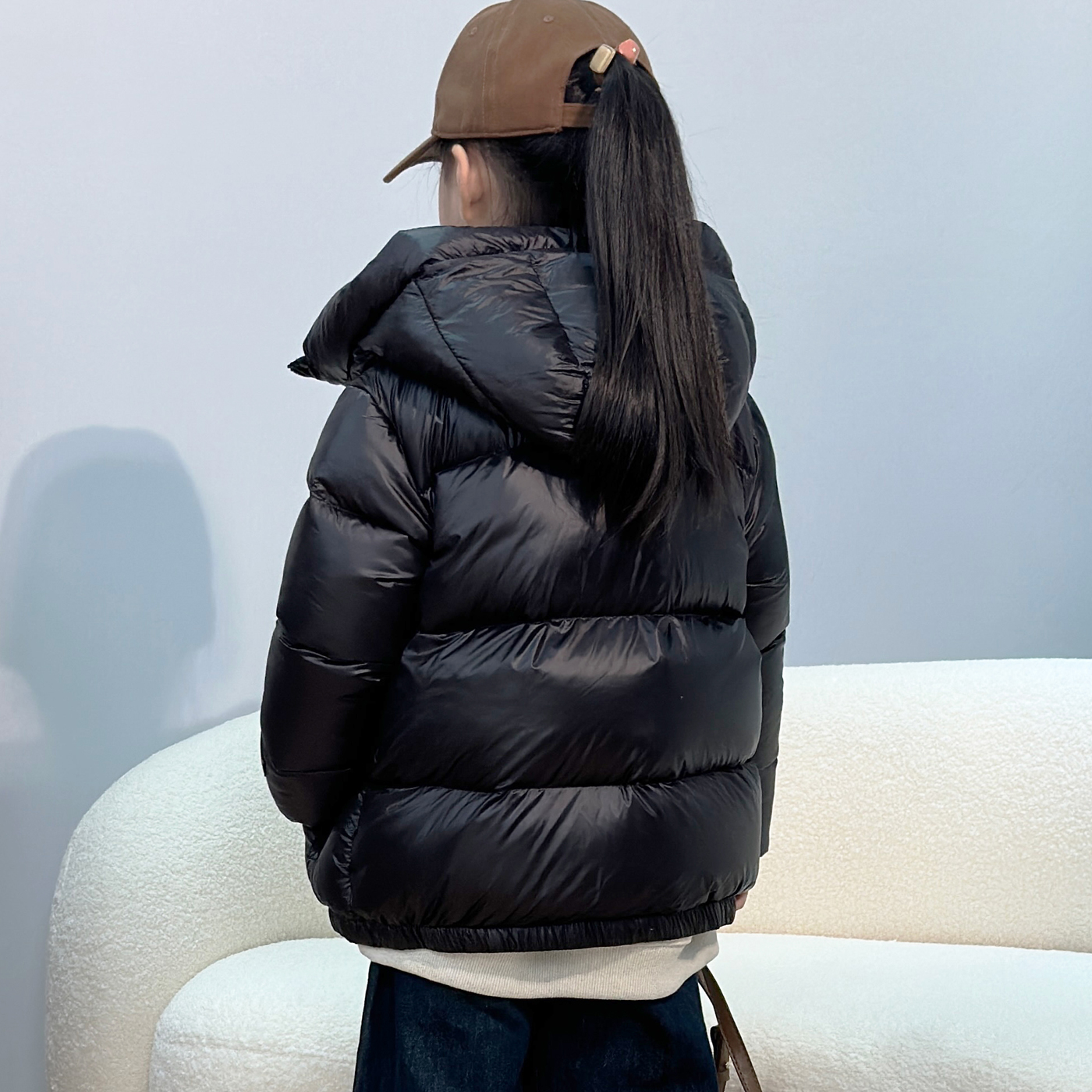 新款儿童羽绒服黑金短款加厚冬装