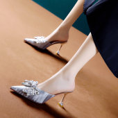 甜美细跟包头凉拖鞋 新款 女外穿 女2026夏季 水钻蝴蝶结尖头高跟拖鞋