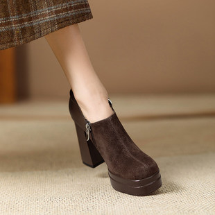 巨舒服高跟厚底防水台深口单鞋春季新款方头粗跟一脚蹬增高小皮鞋