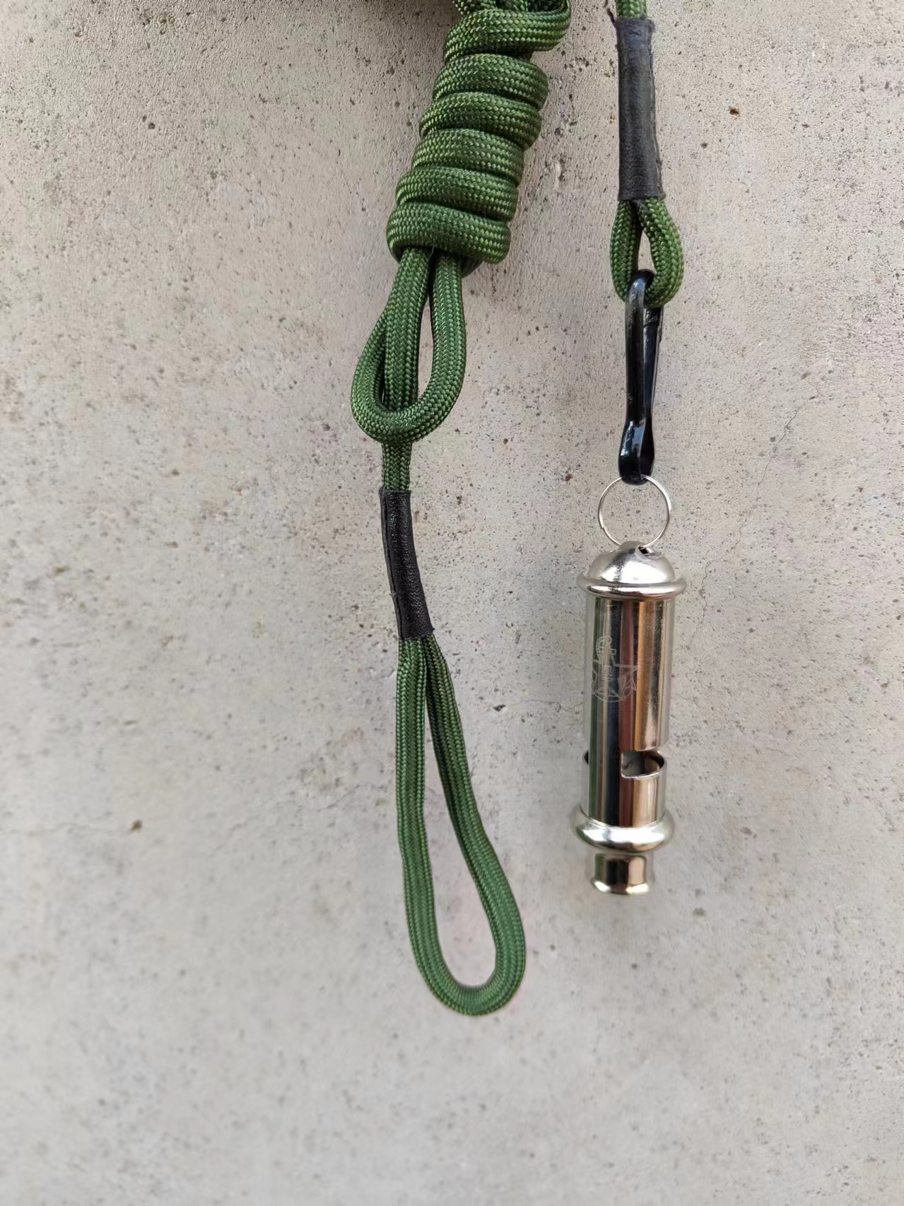 户外野营求生哨高分贝不锈钢哨