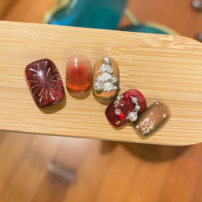 猫小姐圣诞烟花私人订制手工穿戴甲成品圣诞树追光猫眼美甲