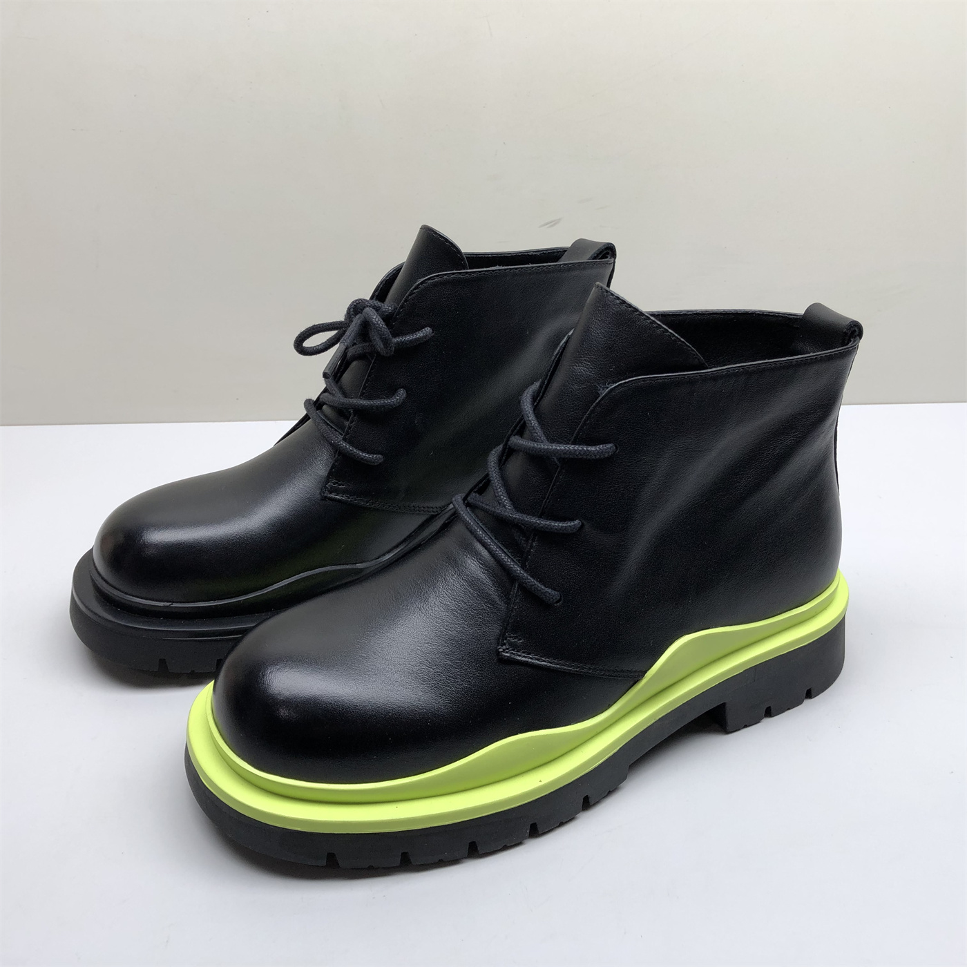 专柜撤柜真皮女鞋百搭圆头松糕底休闲短靴女韩版帅气马丁靴女潮