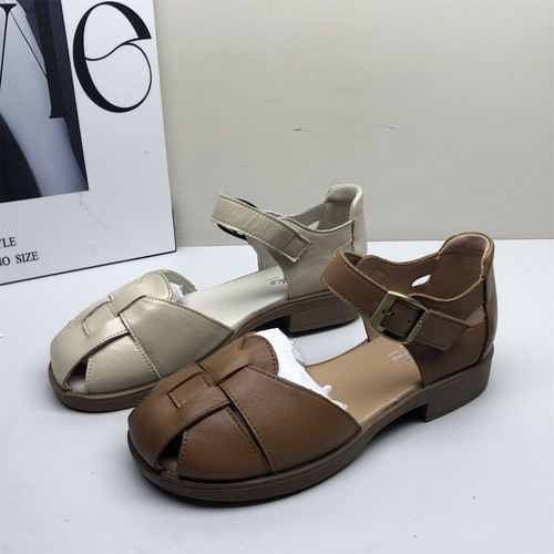 商场撤柜真皮女鞋夏季新款包头低跟扣带罗马凉鞋牛皮舒适扣带休闲