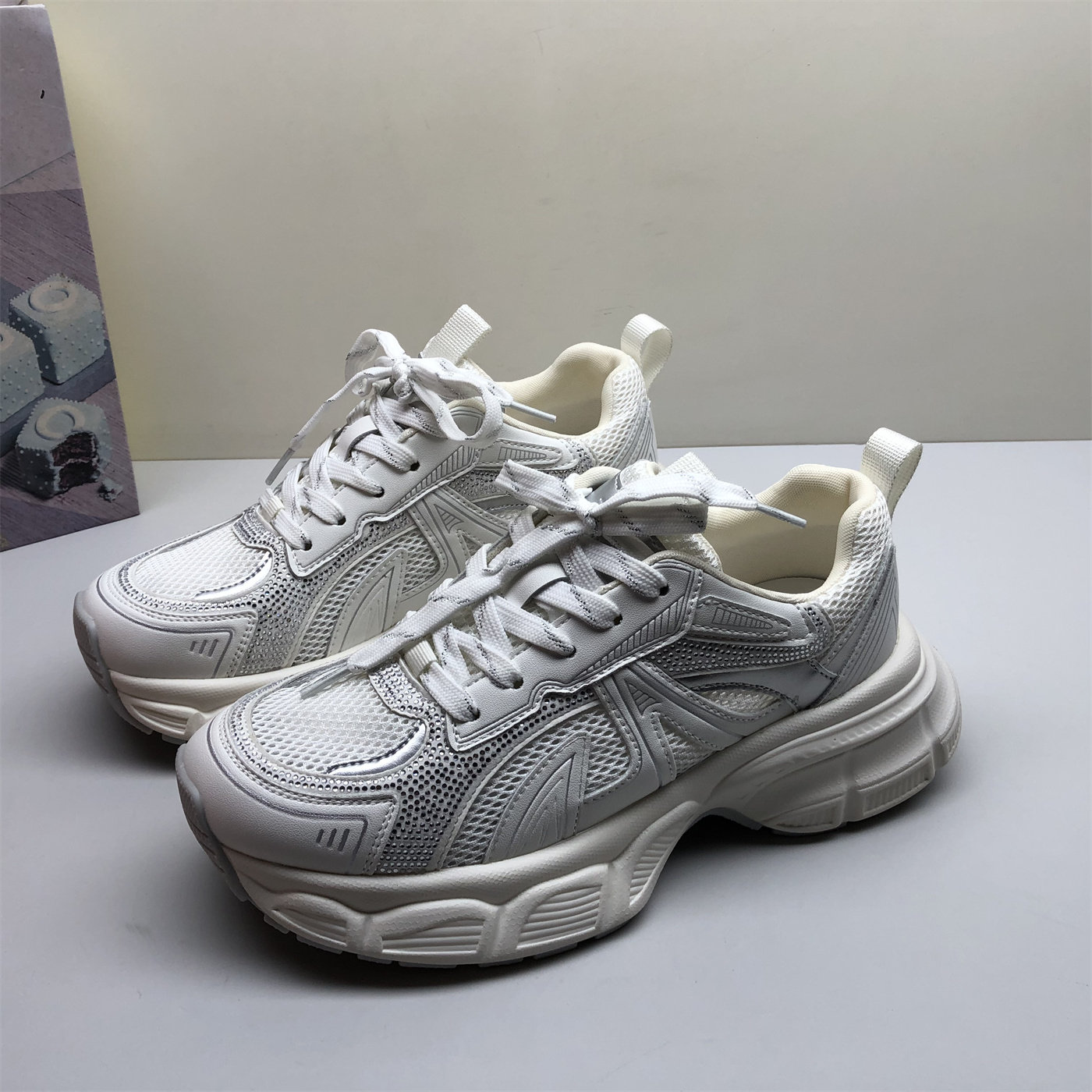 商场撤柜真皮女鞋舒适厚底网面透气老爹鞋女百搭休闲运动鞋白色