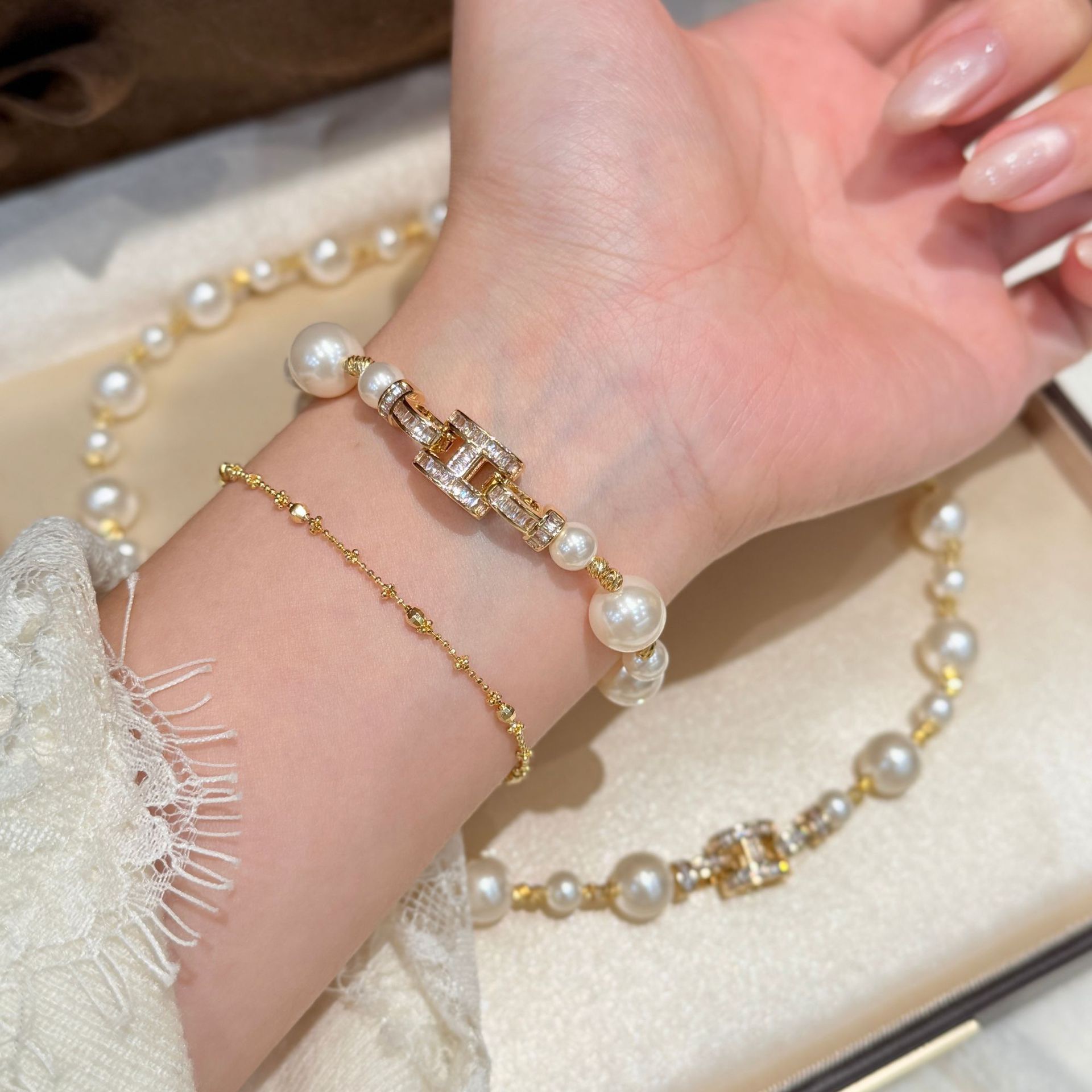 25新款大小施家珍珠金色车花满钻H扣项链轻奢贵气百搭手链套装