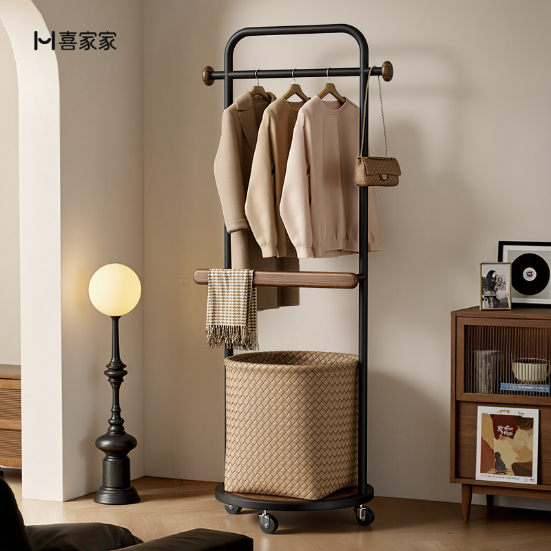 小空间挂衣巧妙利用垂直空间