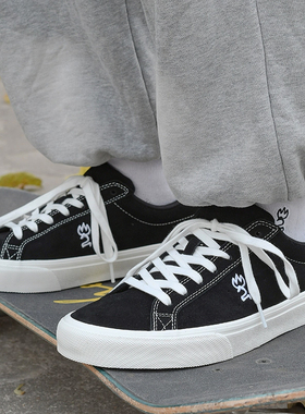 极路客官方黑白北斗星极简专业男女板鞋耐磨减震运动滑板鞋