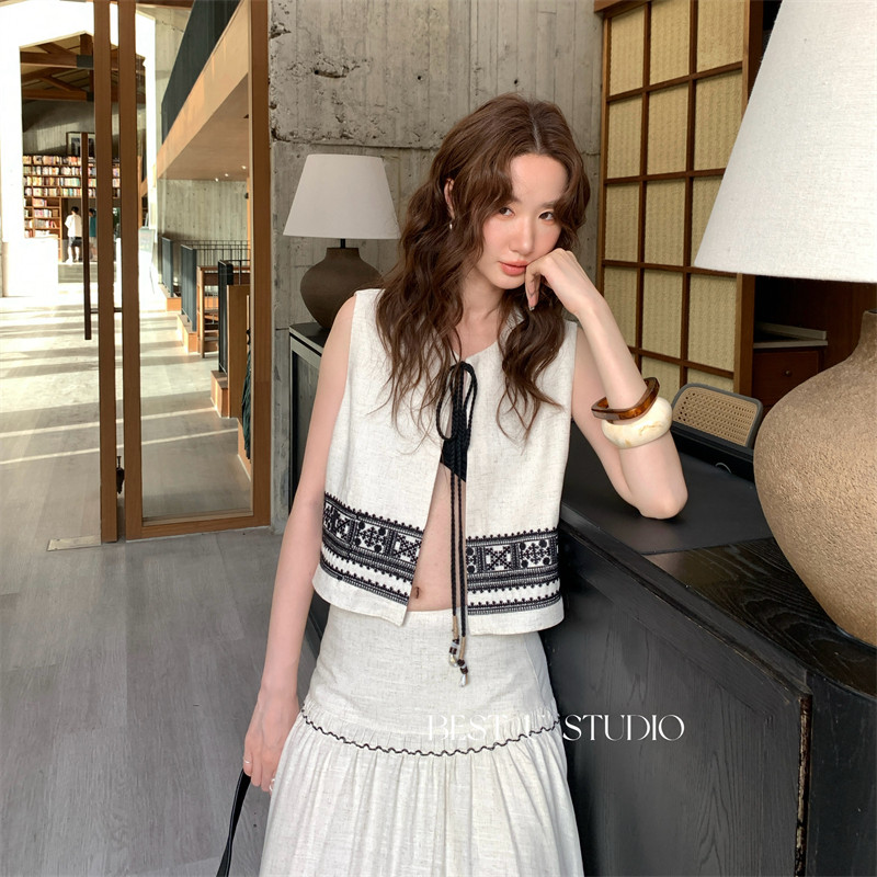 TCCW波嬉风刺绣系带无袖马甲女夏季新款Best U小众叠穿绑带上衣